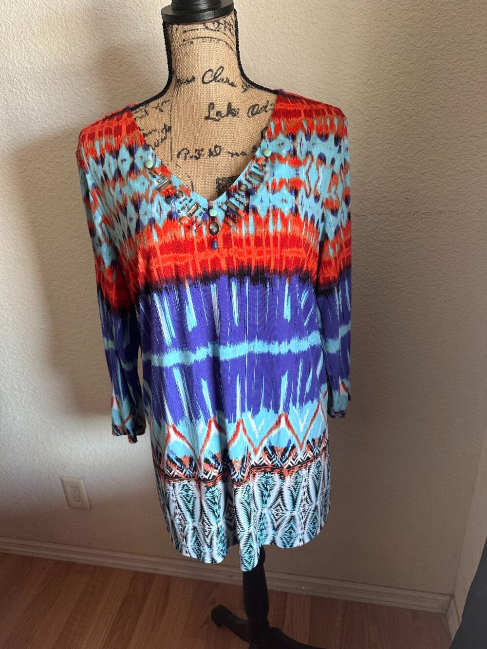 Susan Graver Artisan Colorful Tunic Size L w/Bejeweled Neckline Gorgeous Colors